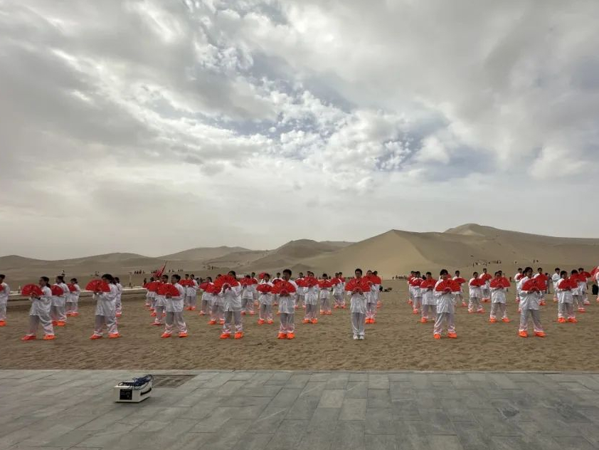 【实践教育】鸣沙山下少年意气风发 工匠村里体验非遗文化——2024高一年级京外社会实践甘肃分队纪实报道五