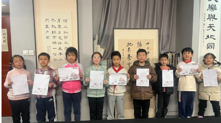 传承文化 培育新苗 ——北京十二中开设硬笔书法教职工子弟班