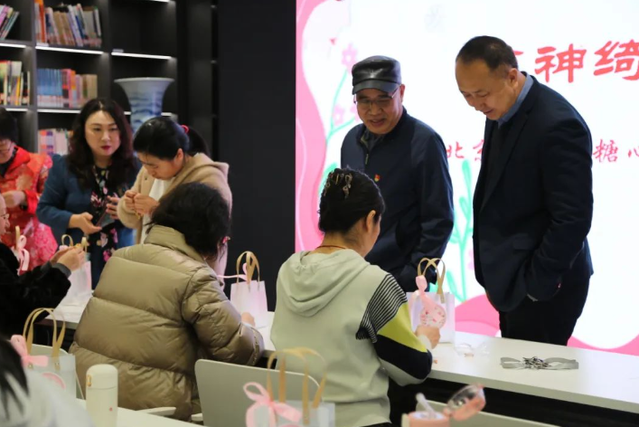 区教育工会领导莅临我校慰问女教师