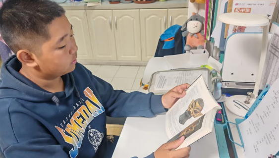 红耀书香路 青春展风华 —— 北京十二中科丰校区“书香使者”阅读宣传志愿活动成果展